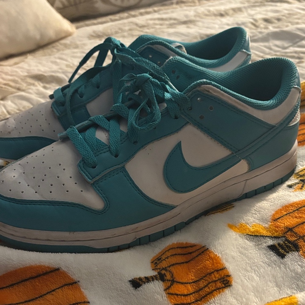 Nike Women's Sneakers - Teal and White